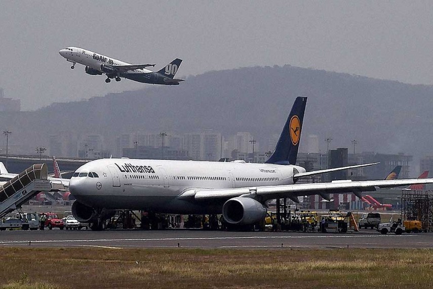 ದಿಲ್ಲಿ ವಿಮಾನ ನಿಲ್ದಾಣದ ಸಮೀಪದ ನಿವಾಸಿಗಳ ತಲೆಯ ಮೇಲೆ ಏನು ಬೀಳುತ್ತಿದೆ ಗೊತ್ತೇ?